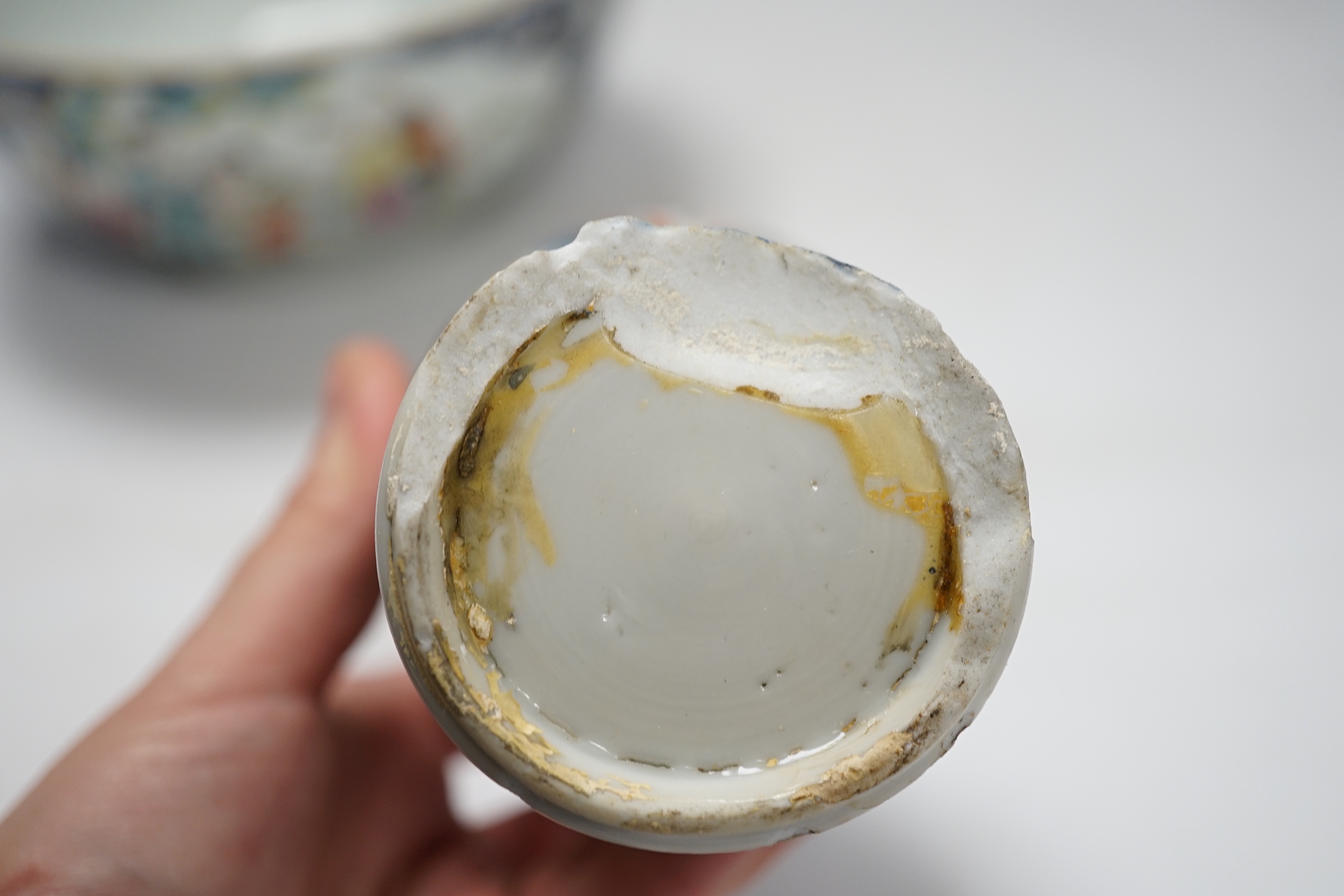 A Chinese famille rose vase and bowl, Qianlong period, bowl 20cm diameter